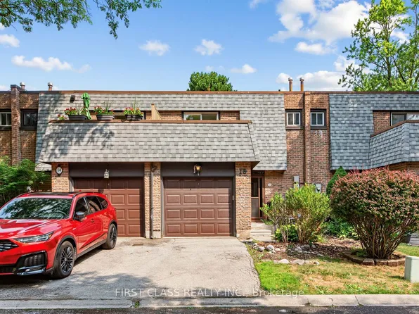 16 Woodglen Way #8, Markham, ON L3R 3A8