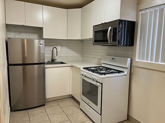 3rd image of 725 1/4 Ensenada Ct #0