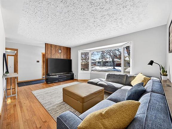 3rd image of 154 Windermere Rd SW