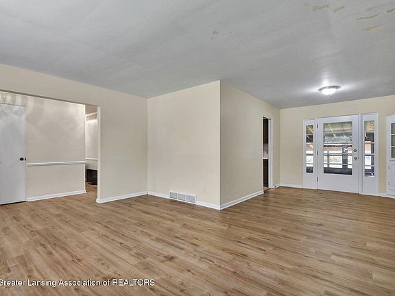 4th image of 2206 Kuerbitz Dr