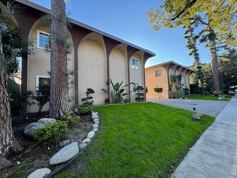 264 Alpine St #1