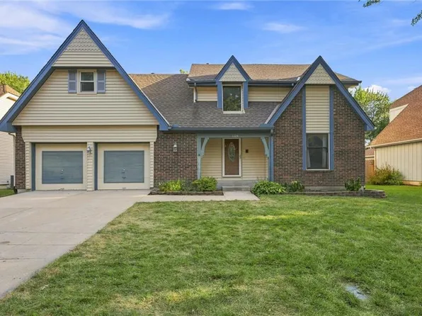 1125 E Sleepy Hollow Dr, Olathe, KS 66062