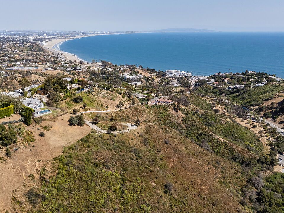 1st image of 646 Paseo Miramar
