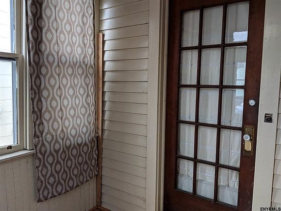 3rd image of 315 Mountain St
