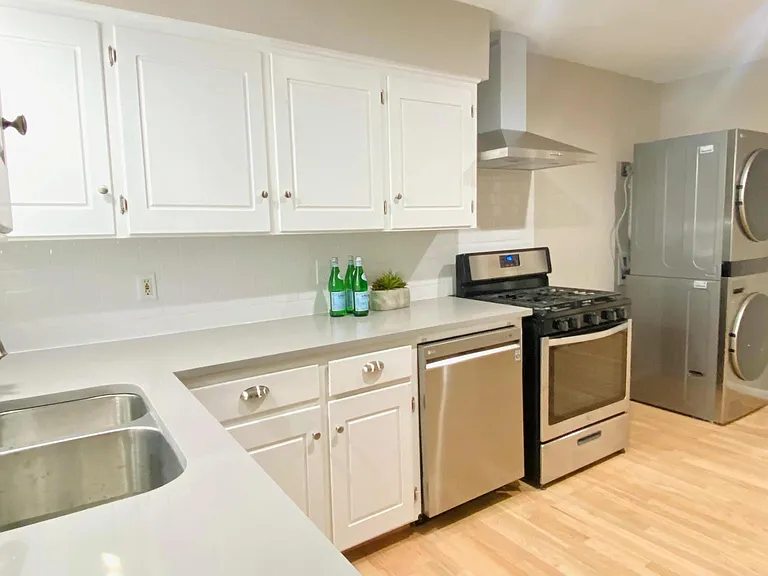 6554 Ascot Ln — Photo 10