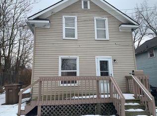 35 Clarence St, Pontiac, MI 48342