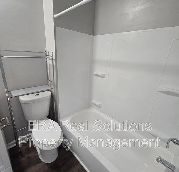 170 S Highland Ave — Photo 12