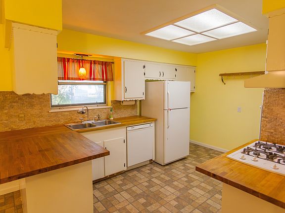 Great, chef's kitchen!