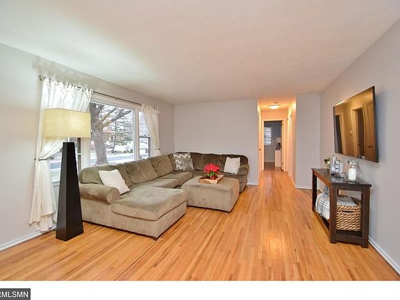 3rd image of 431 Timberland Dr