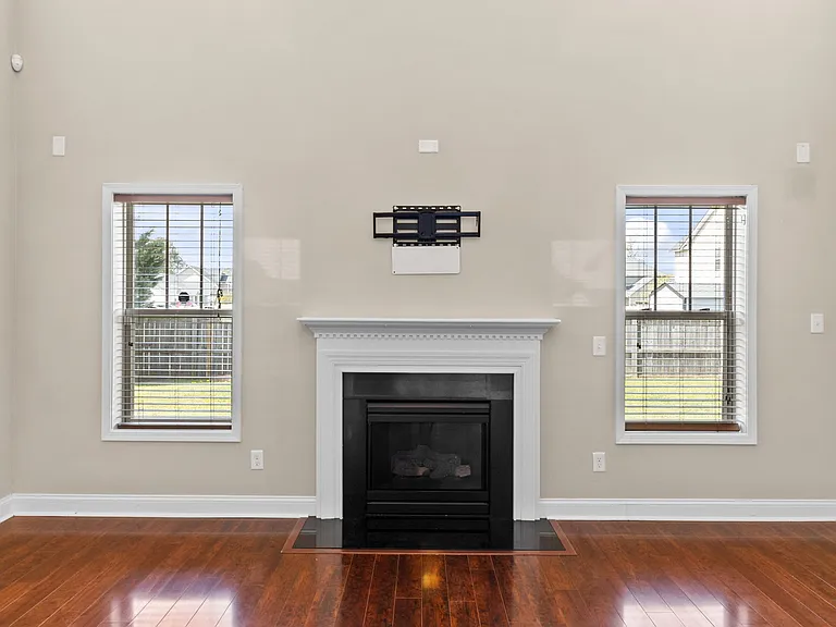 368 Exeter Dr — Photo 9