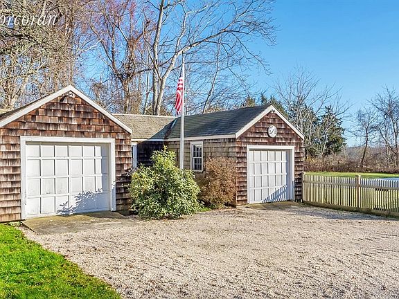 4th image of 2767 Montauk Hwy