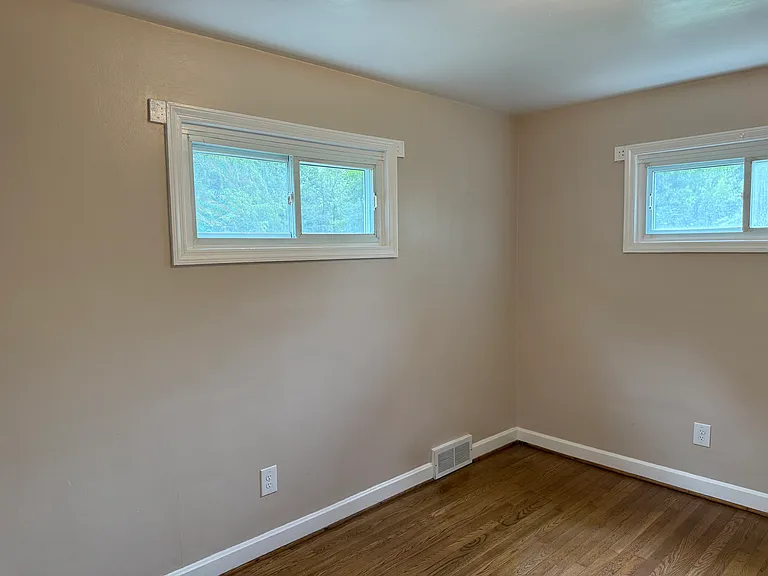 7 Robinwood Ave — Photo 24