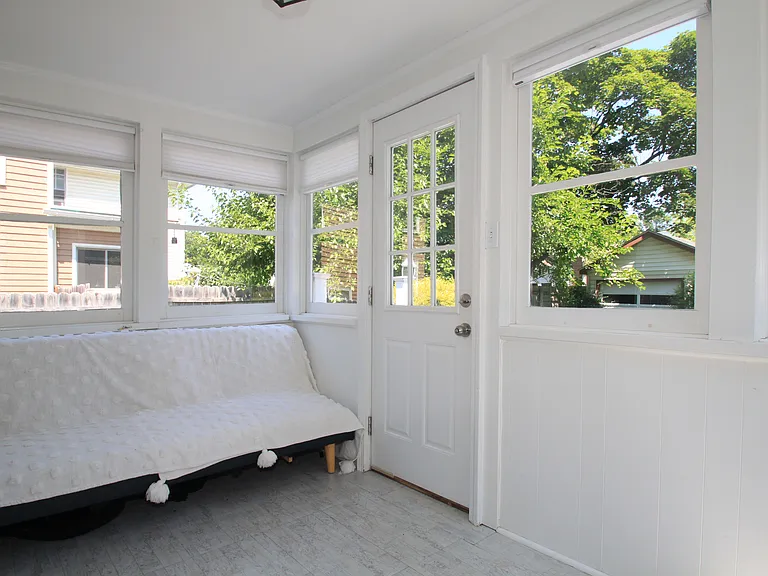 38 Glenwood Blvd — Photo 13