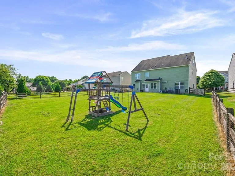 8312 Compton Acres Ln — Photo 2