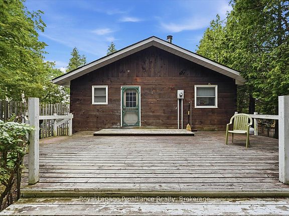 5th image of 838 Trenear Rd