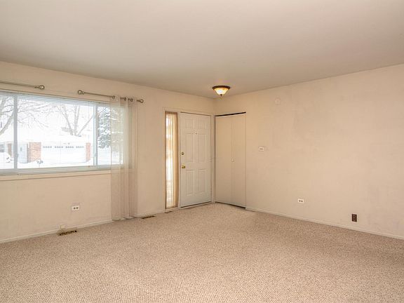 3rd image of 6720 Foxtree Ave