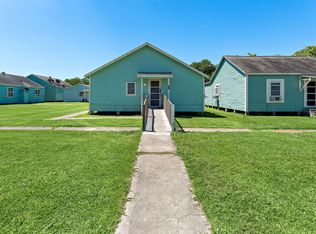 911 4th Ave N, Texas City, TX 77590