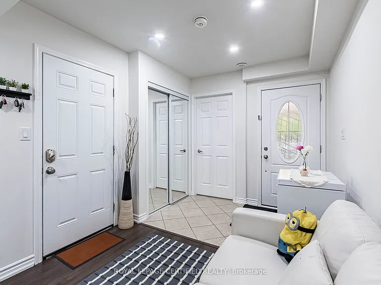 581 Allport Gate — Photo 6