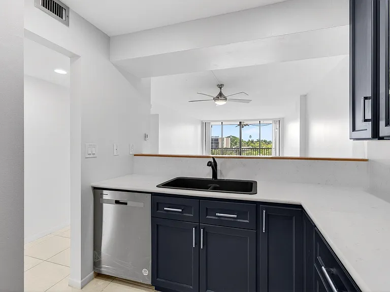 12 Royal Palm Way #501 — Photo 23