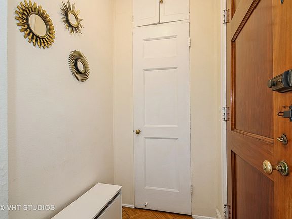 4th image of 2000 N Lincoln Park W #911