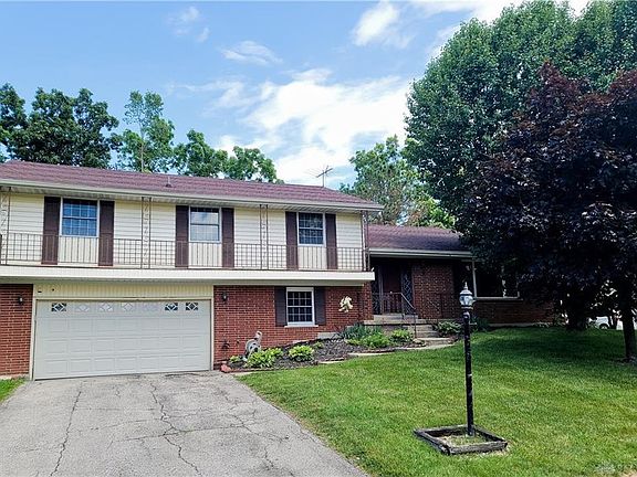 2nd image of 183 W Woodbury Dr
