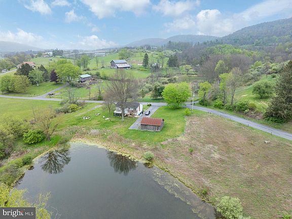 4th image of 379 Mountain Back Rd