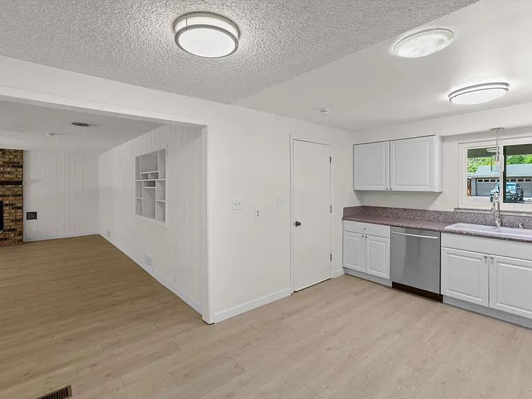 2513 Silver Sage Dr — Photo 7