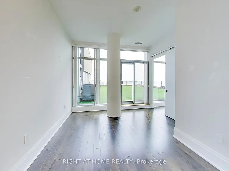 39 Queens Quay E #1126 — Photo 17