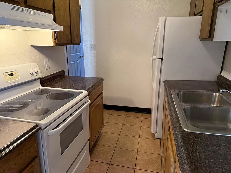 1230 Winona Ct #7 — Photo 8
