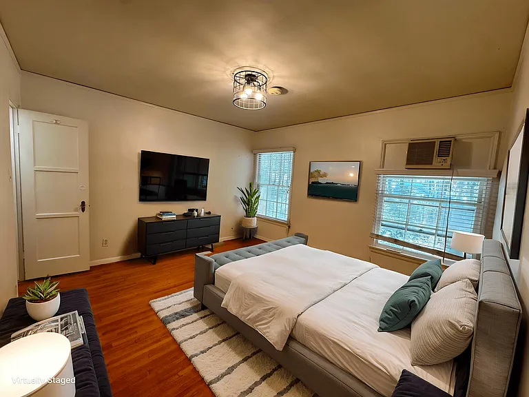 1271 N. Crescent Heights Blvd — Photo 15