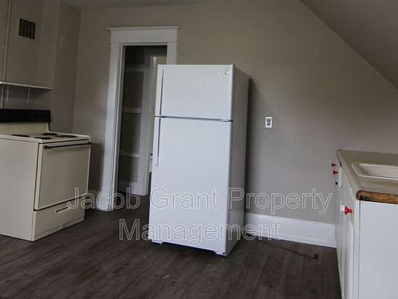 2nd image of 3-307 H St #3