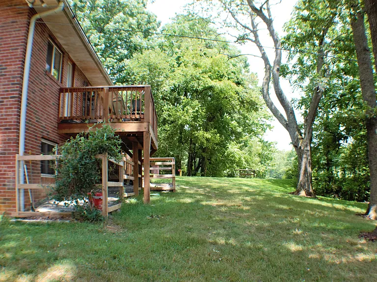 108 Valley View Rd — Photo 6