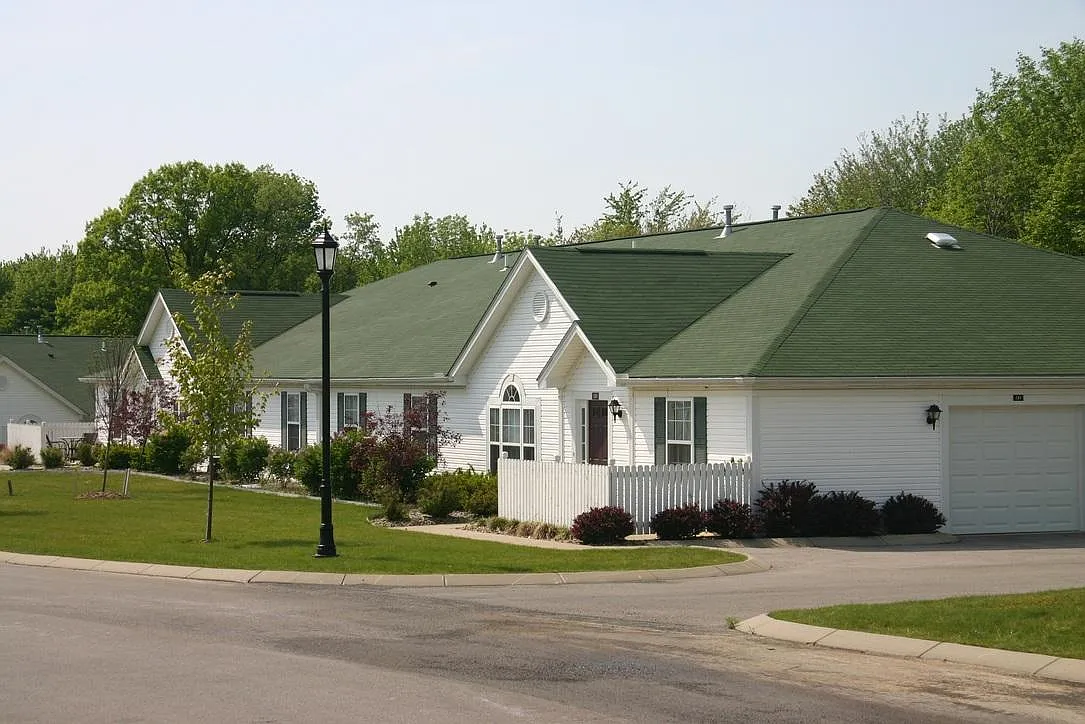 Hermitage Hills Apartments — Photo 3