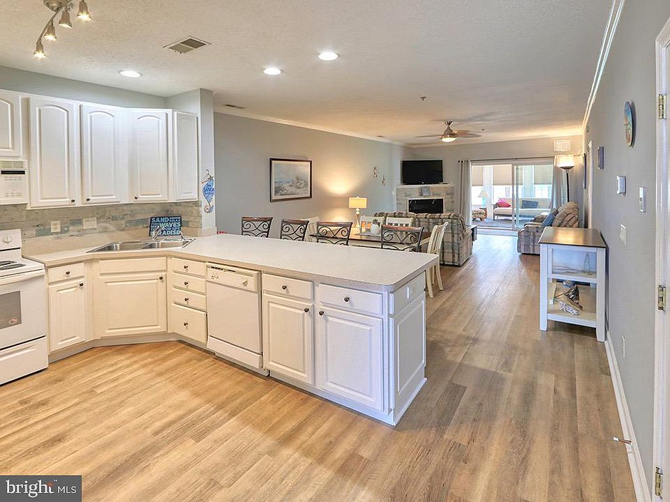 1st image of 34363 Summerlyn Dr APT 203