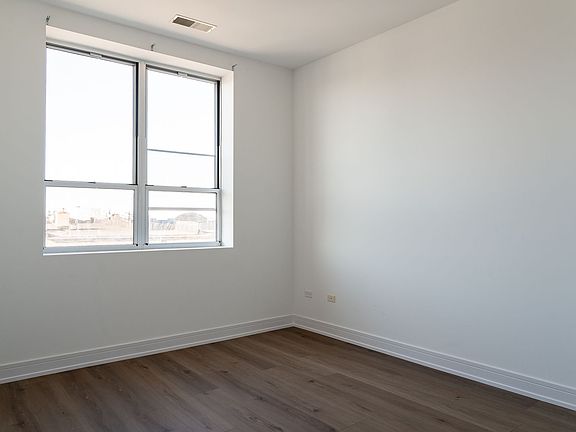 5th image of 4730 N Kimball Ave APT 412