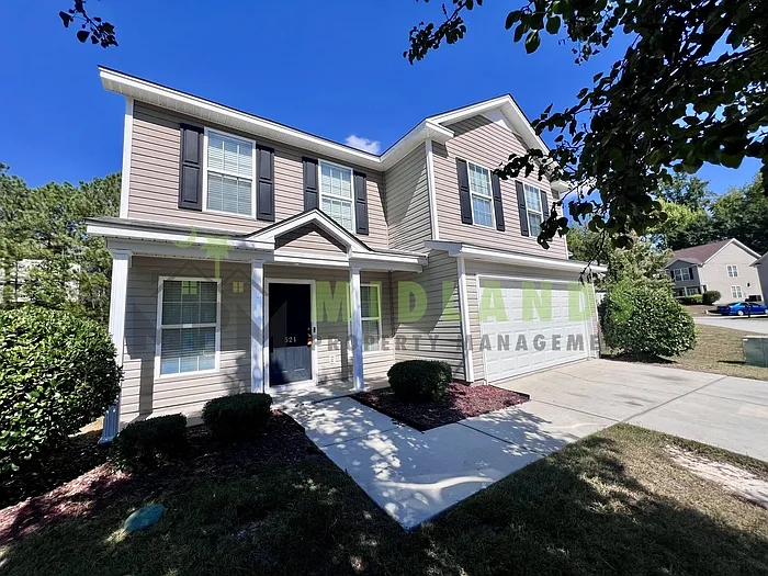 3 bed, 3.0 bath, 2354 sqft, $2,100 — Photo 2