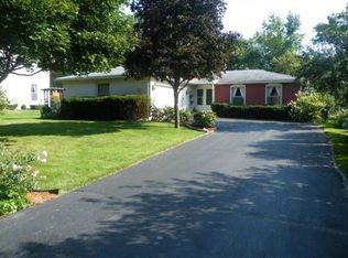 27W385 Carrel St, Winfield, IL 60190