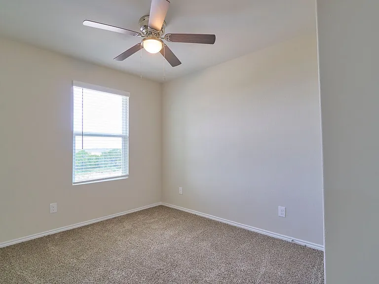 486 Abigail Aly — Photo 13