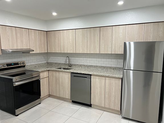 3rd image of 5245 Carousel Dr Unit C