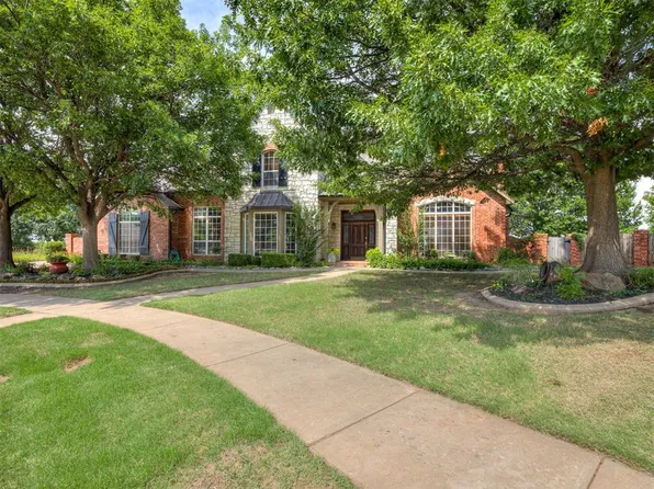 1605 Castle Rock Rd, Yukon, OK 73099