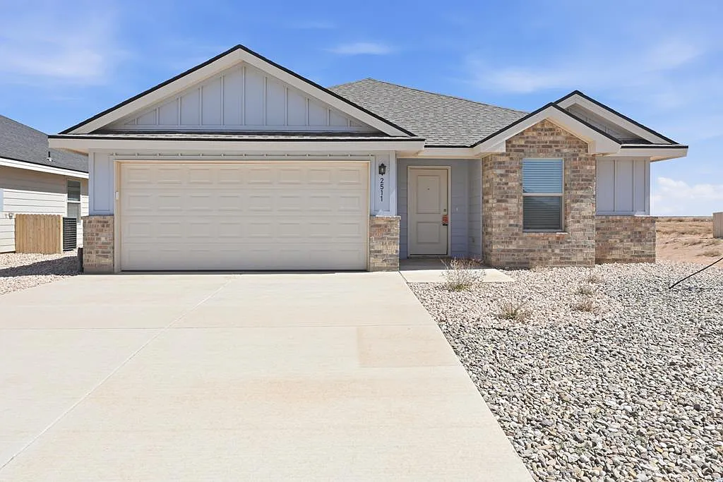 3 bed, 2.0 bath, 1500 sqft, $2,475 — Photo 1
