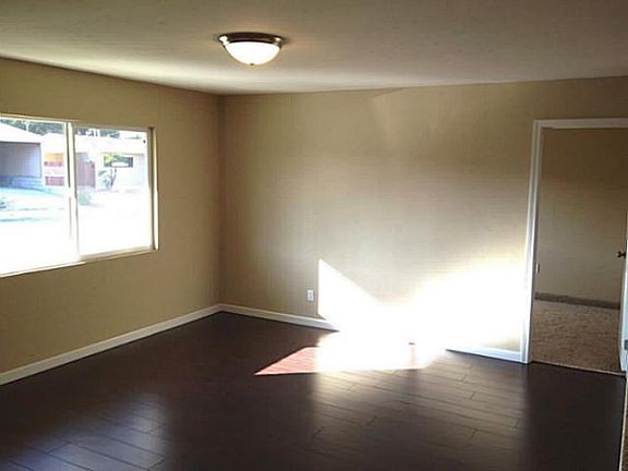 3rd image of 841 Sunnyside Ave