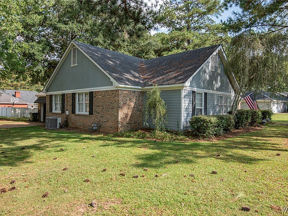3rd image of 4601 Heatherwood Dr