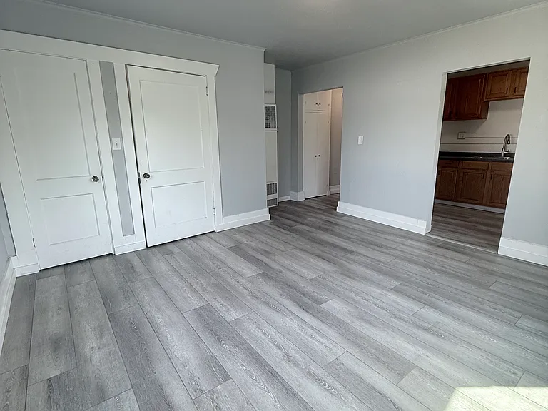508 E Main St — Photo 2