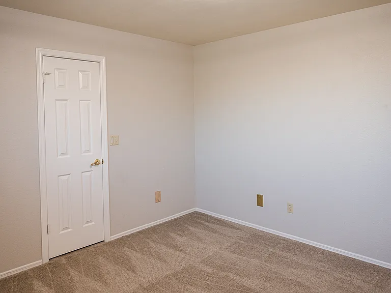 3980 E Graythorn St — Photo 90