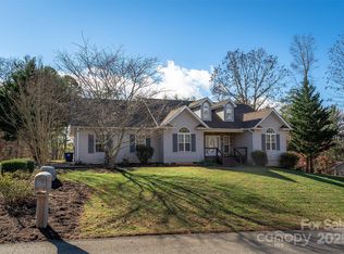 61 Locust Meadow Ln, Weaverville, NC 28787