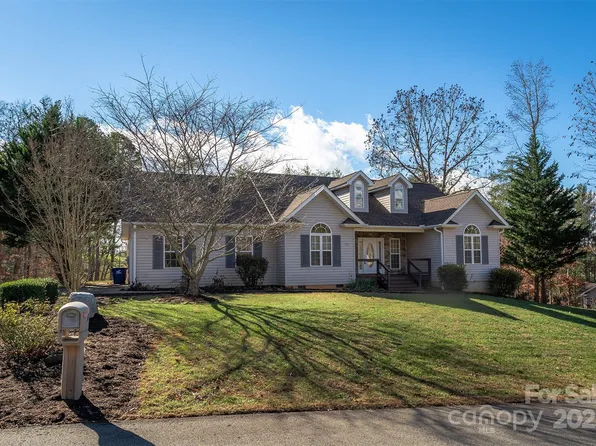 61 Locust Meadow Ln, Weaverville, NC 28787