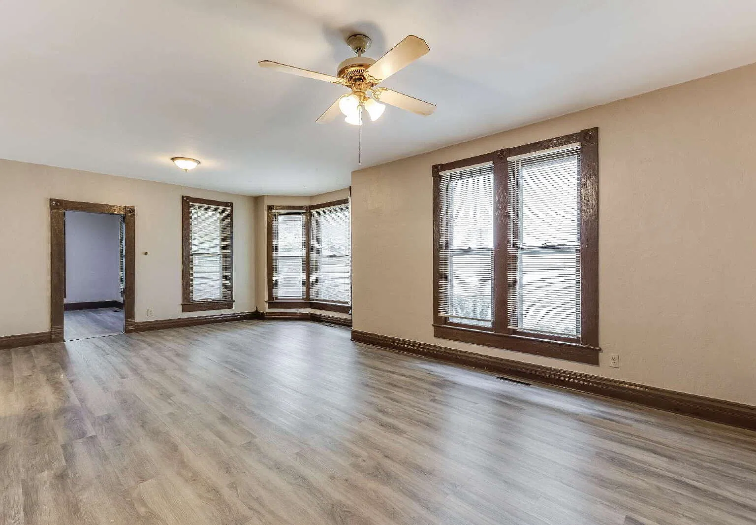2 bed, 1.0 bath, 1056 sqft, $1,250 — Photo 4