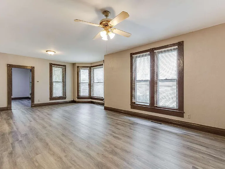 514 S Fern Ave — Photo 4