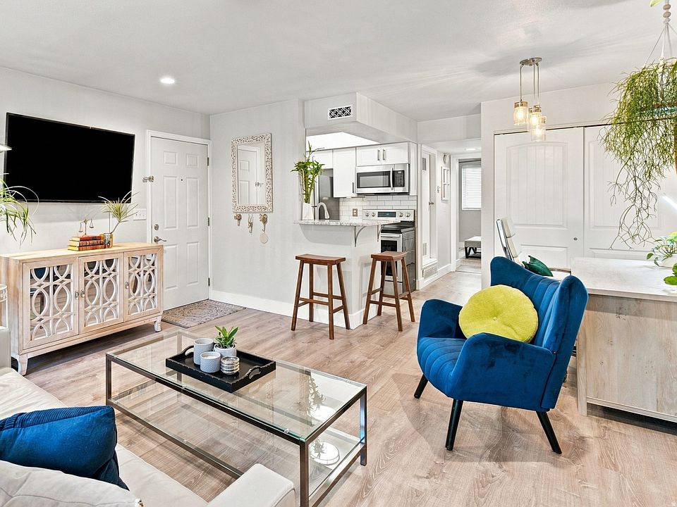 1st image of 985 E Spring Crest Ct S #11
